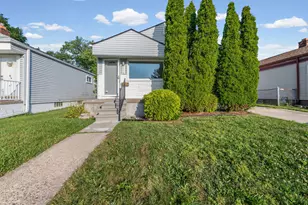 2478 River Dr, Lincoln Park, MI 48146 - Photo 3