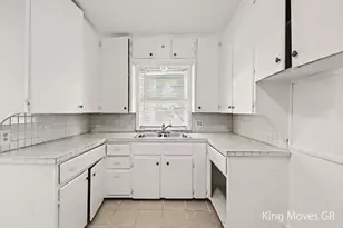 536 Shepard St, Lansing, MI 48912 - Photo 9