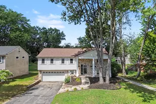 1560 Chanticlair Cir, Wixom, MI 48393 - Photo 3