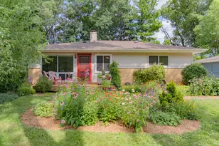 2104 S Circle Dr, Ann Arbor, MI 48103 - Photo 41