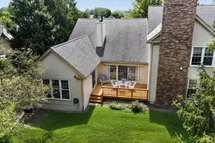 39628 Village Run Dr, Northville, MI 48168 - Photo 11