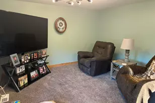 10456 S Ferris Ave, Grant, MI 49327 - Photo 15