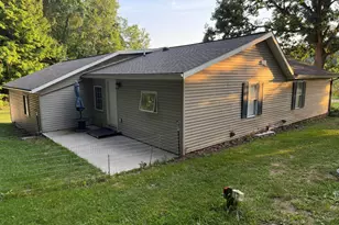 10456 S Ferris Ave, Grant, MI 49327 - Photo 3