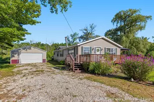 106 Little Long Lake Dr, Nashville, MI 49073 - Photo 1