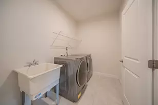 3081 N Spurway Dr, Ann Arbor, MI 48105 - Photo 13