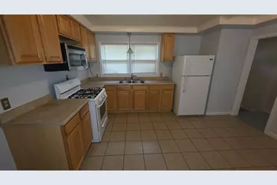 24517 Rosebud Avenue, Eastpointe, MI 48021 - Photo 7