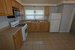 24517 Rosebud Ave, Eastpointe, MI 48021 - Photo 7