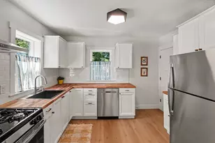 1078 Aurora Ave, Muskegon, MI 49442 - Photo 13