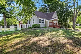 1095 Roosevelt Ct, Muskegon, MI 49441 - Photo 3