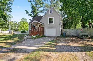 1095 Roosevelt Ct, Muskegon, MI 49441 - Photo 3