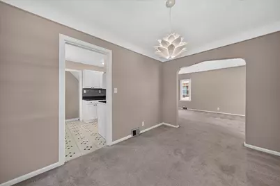21824 S Elizabeth Street E, Saint Clair Shores, MI 48080 - Photo 9