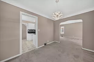 21824 S Elizabeth Street E, Saint Clair Shores, MI 48080 - Photo 9