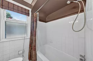21824 S Elizabeth Street E, Saint Clair Shores, MI 48080 - Photo 17