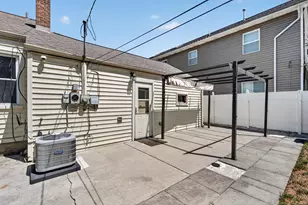 21824 S Elizabeth Street E, Saint Clair Shores, MI 48080 - Photo 29