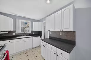21824 S Elizabeth Street E, Saint Clair Shores, MI 48080 - Photo 11
