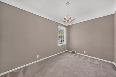 21824 S Elizabeth Street E, Saint Clair Shores, MI 48080 - Photo 7
