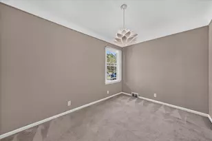 21824 S Elizabeth Street E, Saint Clair Shores, MI 48080 - Photo 7