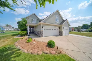 123 N Grand Pointe Dr, Brooklyn, MI 49230 - Photo 1