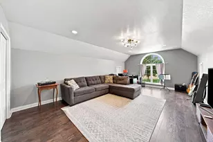 123 N Grand Pointe Dr, Brooklyn, MI 49230 - Photo 35
