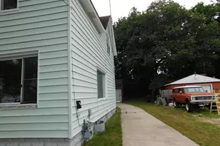 157 Harrison St, Manistee, MI 49660 - Photo 3