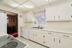 8807 Lake Park Dr, Onekama, MI 49675 - Photo 9