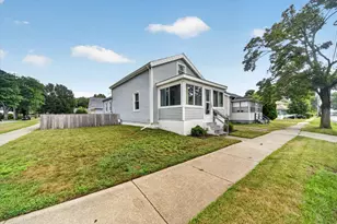 628 W North St, Jackson, MI 49202 - Photo 3