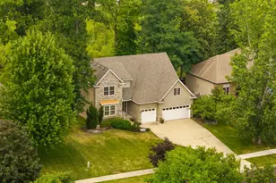 8243 Heathertree Ln, Brighton, MI 48116 - Photo 11