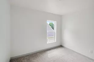 1021 Lincoln Ave NW, Grand Rapids, MI 49504 - Photo 25