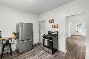 1021 Lincoln Ave NW, Grand Rapids, MI 49504 - Photo 11