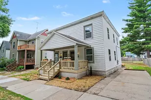 1021 Lincoln Ave NW, Grand Rapids, MI 49504 - Photo 3