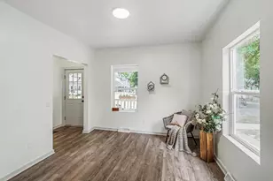 1021 Lincoln Ave NW, Grand Rapids, MI 49504 - Photo 5