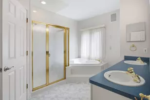 2189 Clinton View Cir, Rochester Hills, MI 48309 - Photo 35