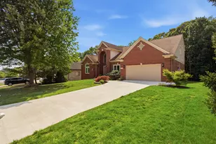 2189 Clinton View Cir, Rochester Hills, MI 48309 - Photo 5
