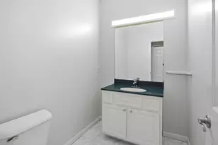 2189 Clinton View Cir, Rochester Hills, MI 48309 - Photo 19