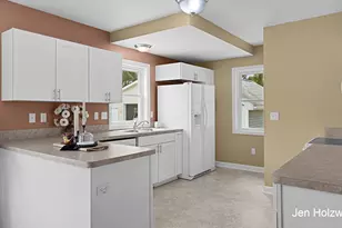 122 E Kent St, Grand Ledge, MI 48837 - Photo 11