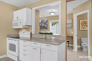 122 E Kent St, Grand Ledge, MI 48837 - Photo 13