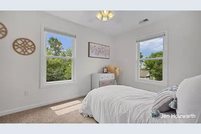 122 E Kent Street, Grand Ledge, MI 48837 - Photo 9