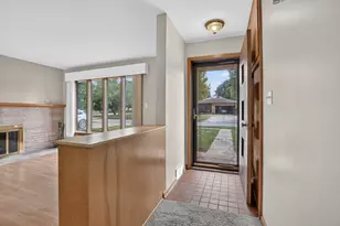 800 Balfour St, Midland, MI 48640 - Photo 3