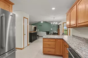 50203 Chardonnay St, Paw Paw, MI 49079 - Photo 9