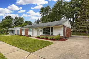32339 Chalfonte Dr, Warren, MI 48092 - Photo 3