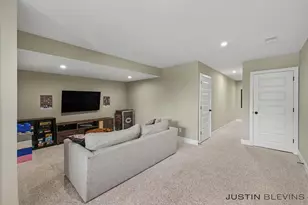 8915 Barrington Ln, Jenison, MI 49428 - Photo 19