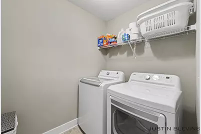 8915 Barrington Lane, Jenison, MI 49428 - Photo 17