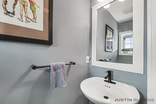 8915 Barrington Ln, Jenison, MI 49428 - Photo 9