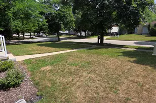 1135 Walwood Dr NE, Grand Rapids, MI 49505 - Photo 3