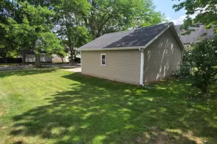 1135 Walwood Dr NE, Grand Rapids, MI 49505 - Photo 7