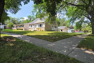 1135 Walwood Dr NE, Grand Rapids, MI 49505 - Photo 9
