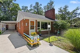 216 Hampton Rd, Benton Harbor, MI 49022 - Photo 3