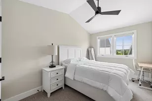 929 Harbor Dr E, Saint Joseph, MI 49085 - Photo 21