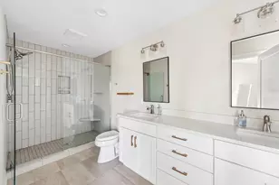 929 Harbor Dr E, Saint Joseph, MI 49085 - Photo 19