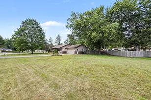361 Rainbow Dr, Saint Joseph, MI 49085 - Photo 3